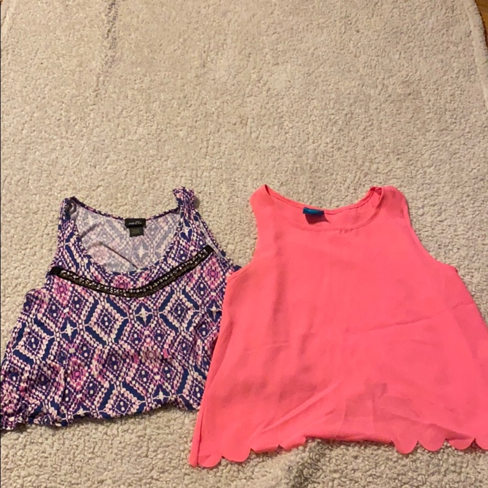 Bundle of 2 shirts